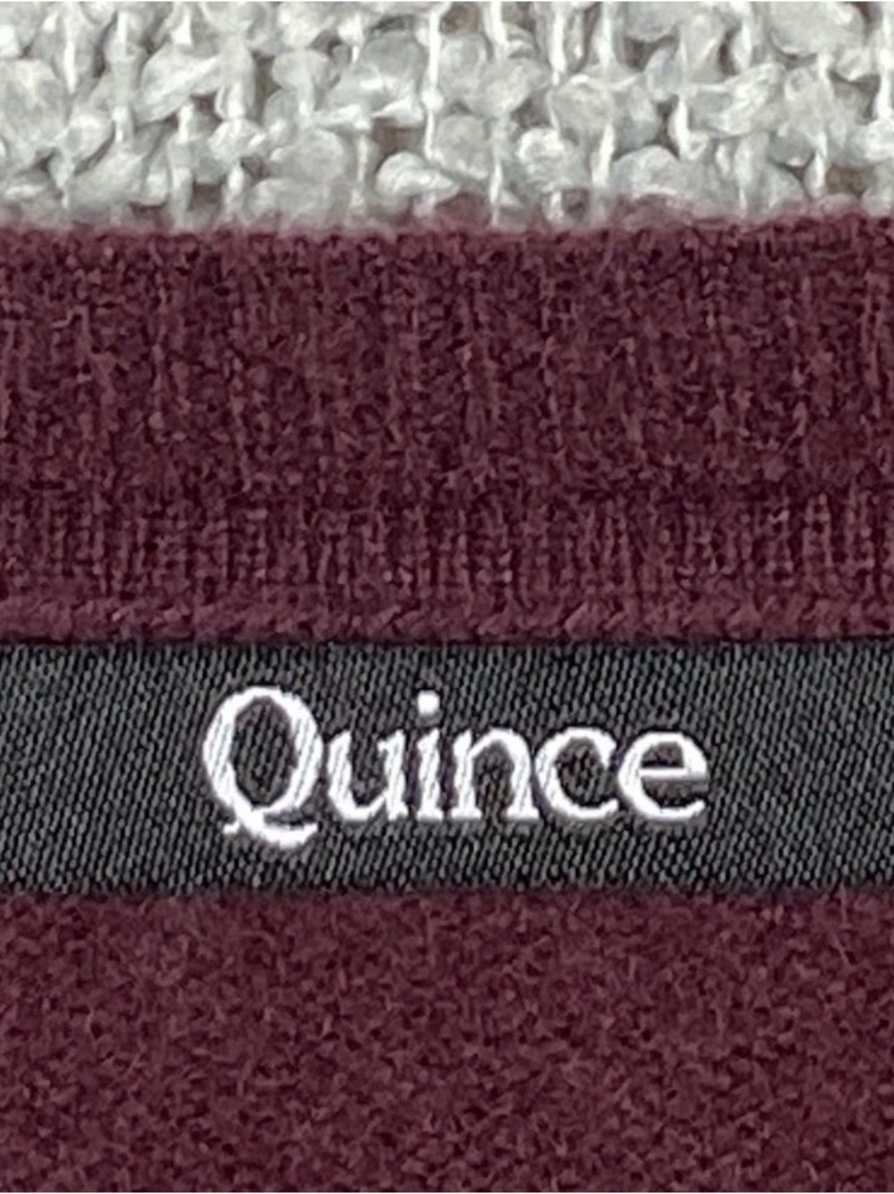 Quince 100% Cashmere Sweater Women’s V Neck Burgundy Quiet Luxury Medium - Picture 4 of 8